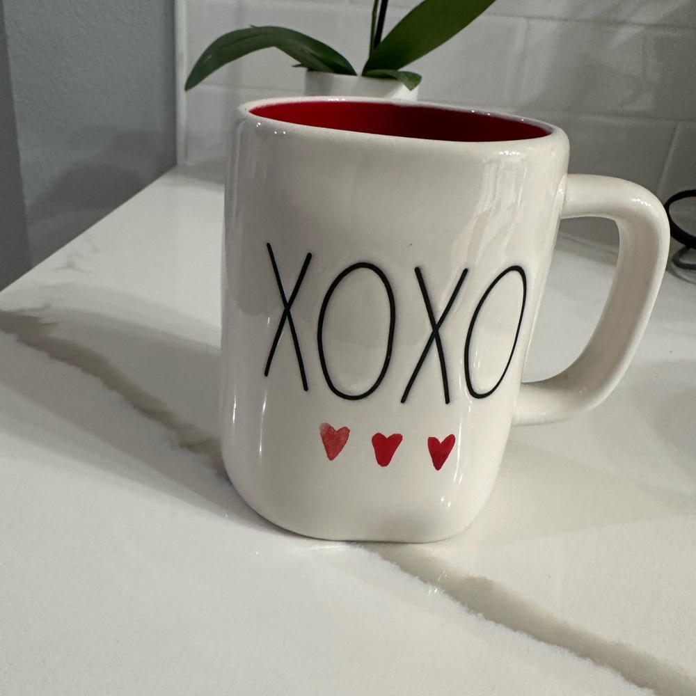 Rae Dunn XOXO mug